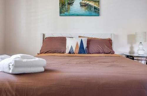 Simi Valley House | Cozy 1BR Guest House with Mountain View in Simi Valley