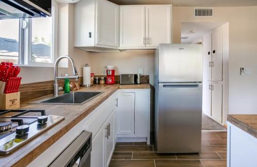 Simi Valley House | Cozy 1BR Guest House with Mountain View in Simi Valley