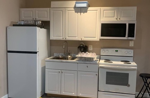 Lanham House | Cozy 2-basement bedroom and 1 bath with exterior entrance