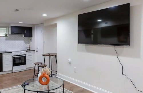 Langdon House | Cozy 2 bedroom at the heart of DC FREE Parking