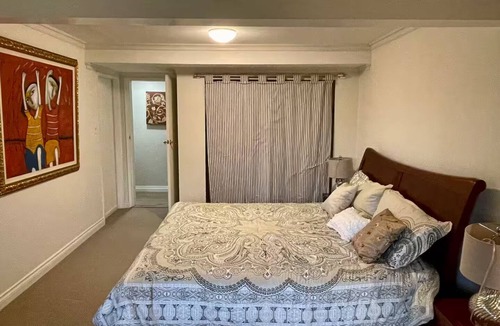 West Vancouver House | Cozy 2-Bedroom Suite in Prestigious West Vancouver