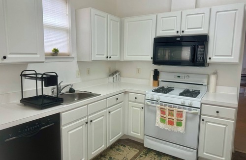 Russett Condo | Cozy 2-bedroom condo in Maryland City
