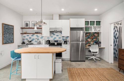 West Woodland House | Cozy 2 Bedroom Home in Ballard Seattle