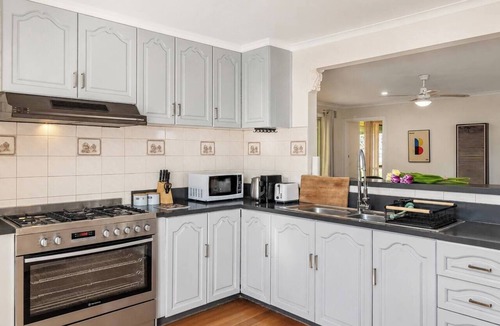 Wantirna South House | Cozy 4-Bedroom family House in Wantirna