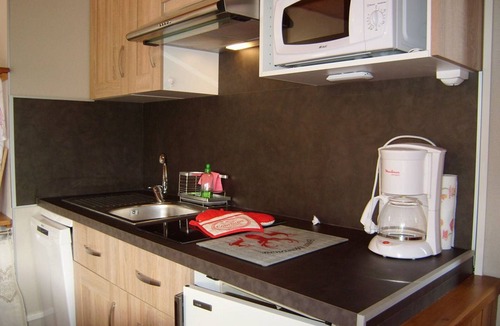 Cohennoz Apartment | Cozy 4-Person Apartment, 50m from Slopes & Shops, Balcony with Mountain View!
