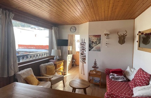 Cohennoz Apartment | Cozy 4-Person Apartment, 50m from Slopes & Shops, Balcony with Mountain View!