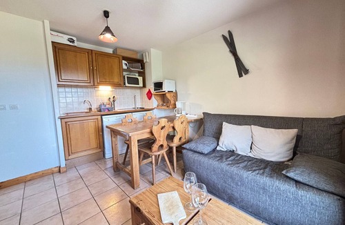 Flumet Apartment | Cozy apartment at the foot of the slopes with parking, for 4-6 people