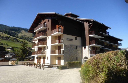 Areches Apartment | Cozy apartment 3-5 pers, pool, near slopes, village center