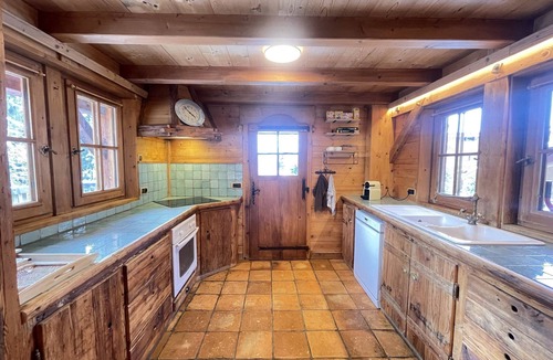 Notre-Dame-de-Bellecombe Ski Chalet | Cozy chalet for 6-8 with wood stove and sunny terrace