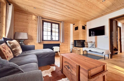 Flumet Ski Chalet | Cozy chalet in Flumet for 8-10 people with fireplace and WiFi