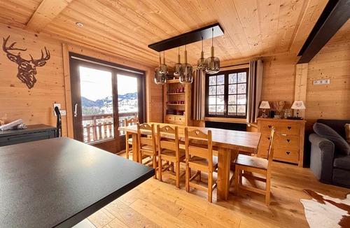 Flumet Ski Chalet | Cozy chalet in Flumet for 8-10 people with fireplace and WiFi