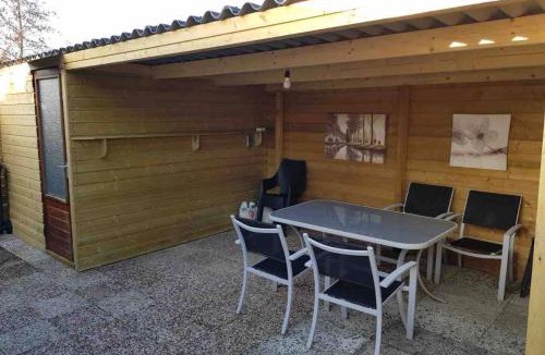 Opmeer Ski Chalet | Cozy chalet in Opmeer near Amsterdam and Beach