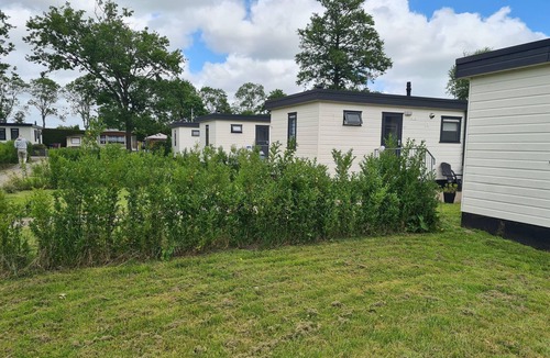 Hensbroek Ski Chalet | Cozy chalet on a holiday park near Alkmaar