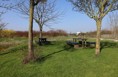 Hensbroek Ski Chalet | Cozy chalet on a holiday park near Alkmaar