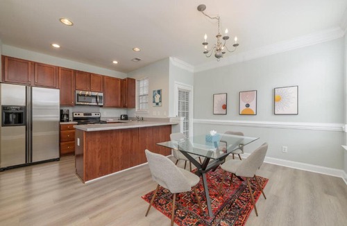 Cornelius House | Cozy Corner Townhome