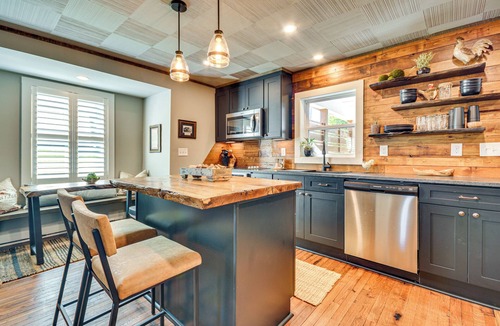 Thomasville Cottage | Cozy Cottage: Nature-filled Winston-salem Retreat!