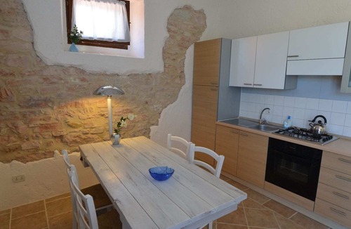 Monterosso Apartment | Cozy Couples Getaway w/wifi