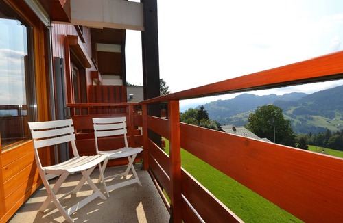 Cohennoz Apartment | Cozy duplex for 5 near slopes with parking at Espace Diamant