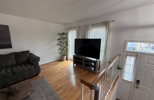 Montgomery Village House | Cozy Gameroom 4BR/3b Townhouse by the Lake - Gaithersburg, Maryland