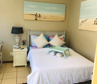 Weltevredenpark Apartment | Cozy guest suite with private access