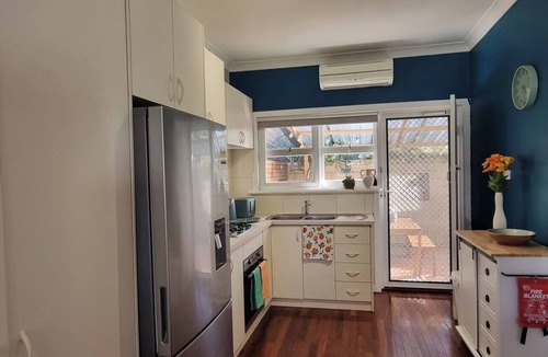 Applecross House | Cozy home near Swan River-10 mins to Perth City