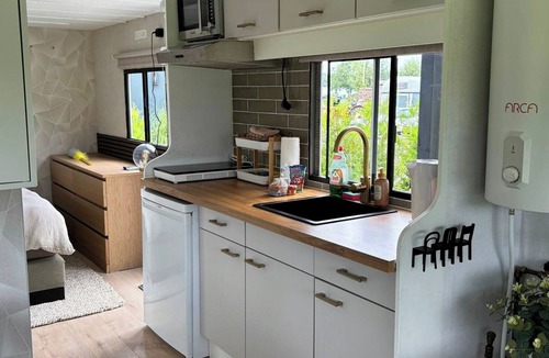 Heerhugowaard Ski Chalet | Cozy mobile home with terrace near the beach & Alkmaar