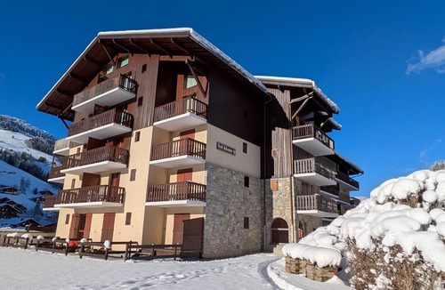 Areches Apartment | Cozy Mountain Apartment - Sleeps 4, South-Facing, Central Location, Close to Ski Lifts, Pool Access