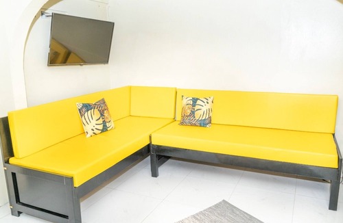 Port of Spain Apartment | Cozy Nook nestled in the Santa Cruz Valley. Queen sized bed Hot and cold shower