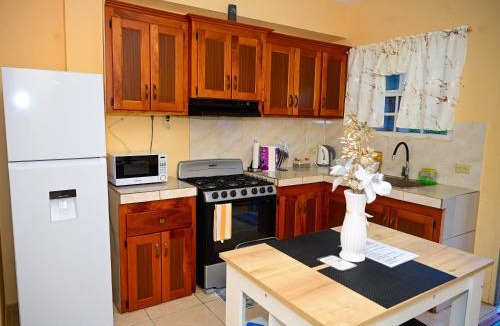 Diamond Apartment | Cozy one bedroom & Car rental apartment pool side