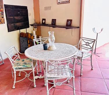 Weltevredenpark Apartment | Cozy pool side cottage