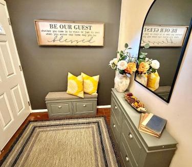 Simpsonville Apartment | Cozy Private Apartment in Columbia -King Bed