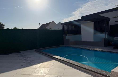 Parklands House | Cozy Retreat with a Pool!