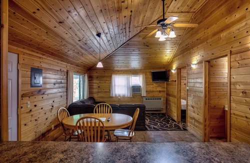 Buffalo City Cabin | Cozy River Cabin w/Screened Porch & Fire Pit