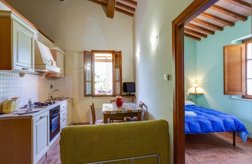 Casole d'Elsa Apartment | Cozy Stay with Scenic Views
