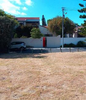 Muizenberg Apartment | Cozy Studio Next to the Vlei and Nature Reserve