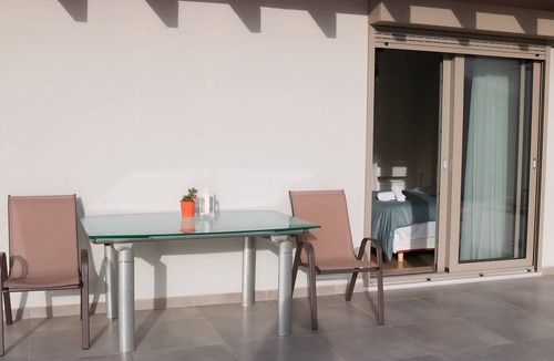 Gerakas Apartment | Cozy Studio with a Heart-Stealing View