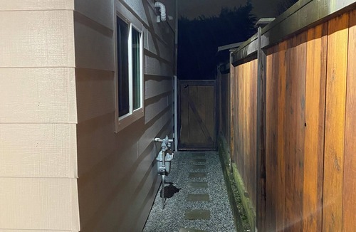 Lynn Valley House | Cozy suite in convenient location