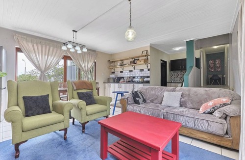 Greater Johannesburg Metropolitan Area Apartment | Cozy Two Bedroom Escape