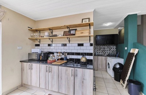 Greater Johannesburg Metropolitan Area Apartment | Cozy Two Bedroom Escape