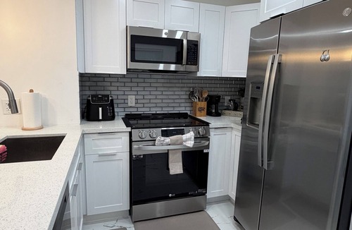 Croissant Park House | COZYHOME 4BD, central Ft. Lauderdale/Airport/Cruise/Beach/Restaurant/Las Olas