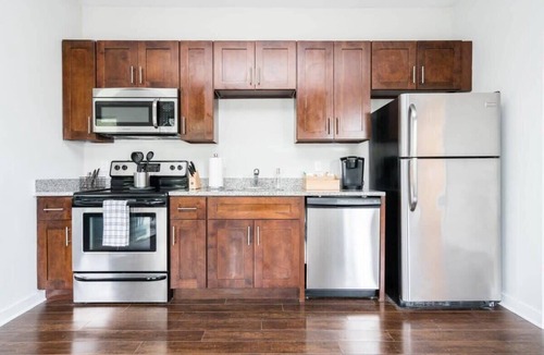 Music Row Apartment | CozySuites Music Row Stunning 2BR in Nashville! 05