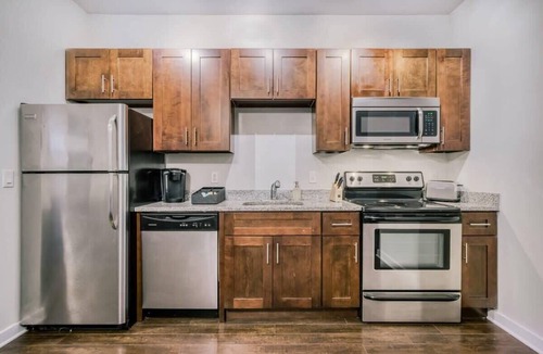 Music Row Apartment | CozySuites Music Row Classy 1BR in Nashville! 24