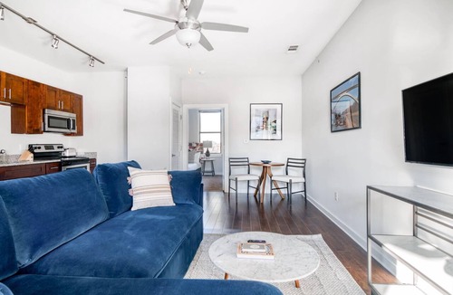 Music Row Apartment | CozySuites Music Row Bold 1BR in Nashville! 48