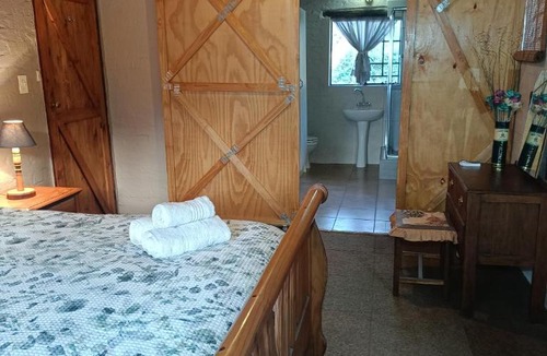 Madeteleli Apartment | Cradle Thatch Accommodation