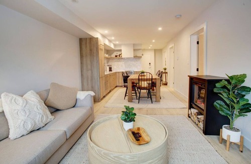 Whistler Creekside Condo | Creekside 2BR:Sleeps 6, Patio + BBQ & Free Parking,Pool, Near Shops and Lakes!