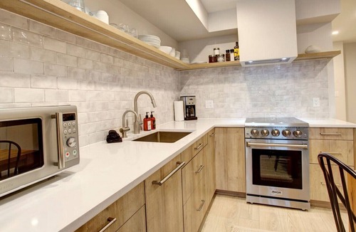 Whistler Creekside Condo | Creekside 2BR:Sleeps 6, Patio + BBQ & Free Parking,Pool, Near Shops and Lakes!
