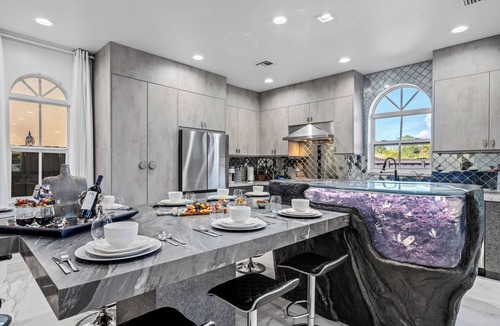 Croissant Park House | Crystal Lights & Starry Nights—close to beach, FLL, Port, Convention & Las Olas!