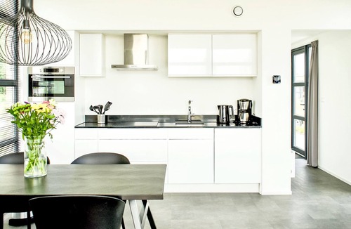Enkhuizen House | Cube Maximaal 4 by Interhome