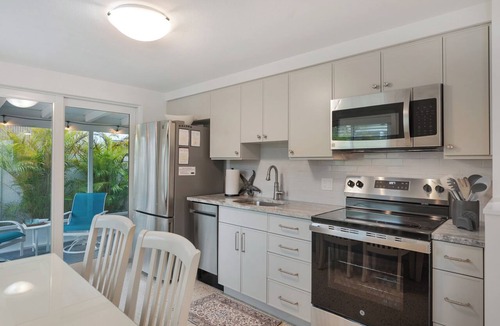 Anna Maria Condo | Cute & cozy getaway at north end of Anna Maria Island. 5-min walk to the beach!
