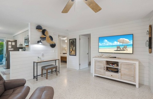 Anna Maria Condo | Cute & cozy getaway at north end of Anna Maria Island. 5-min walk to the beach!
